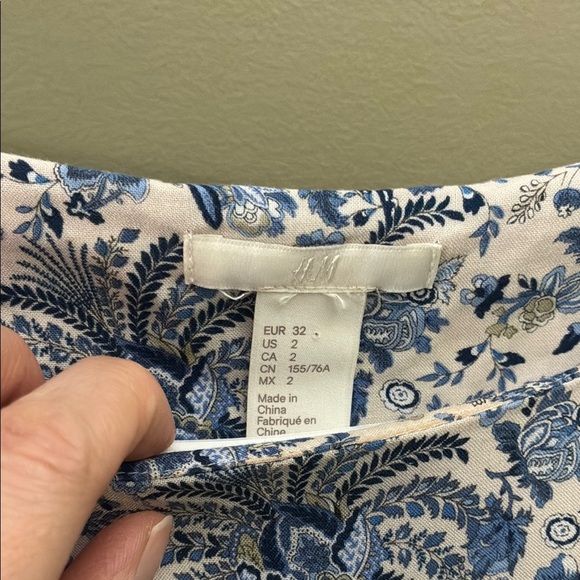 H&M Blue and White Midi Dress with Bateau Neckline - Picture 2 of 11